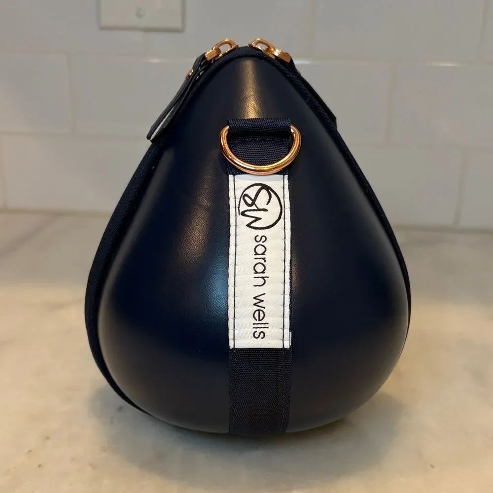 Sarah Wells Milkwear Bag - Wearable Pump Case Hard Shell Organizer & Strap — image 2 of 8